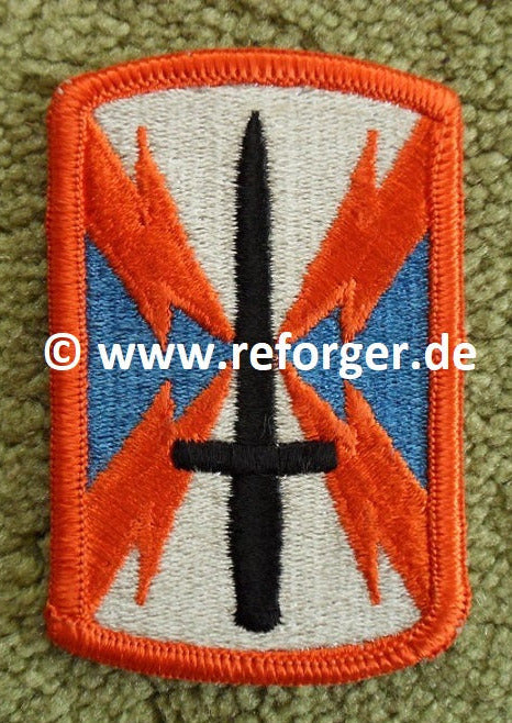 1101st Signal Brigade Uniform Abzeichen, das Patch ist aus hochwertigem Material gefertigt und mit seinem einzigartigen Design ein echtes Muss für jeden Soldaten.