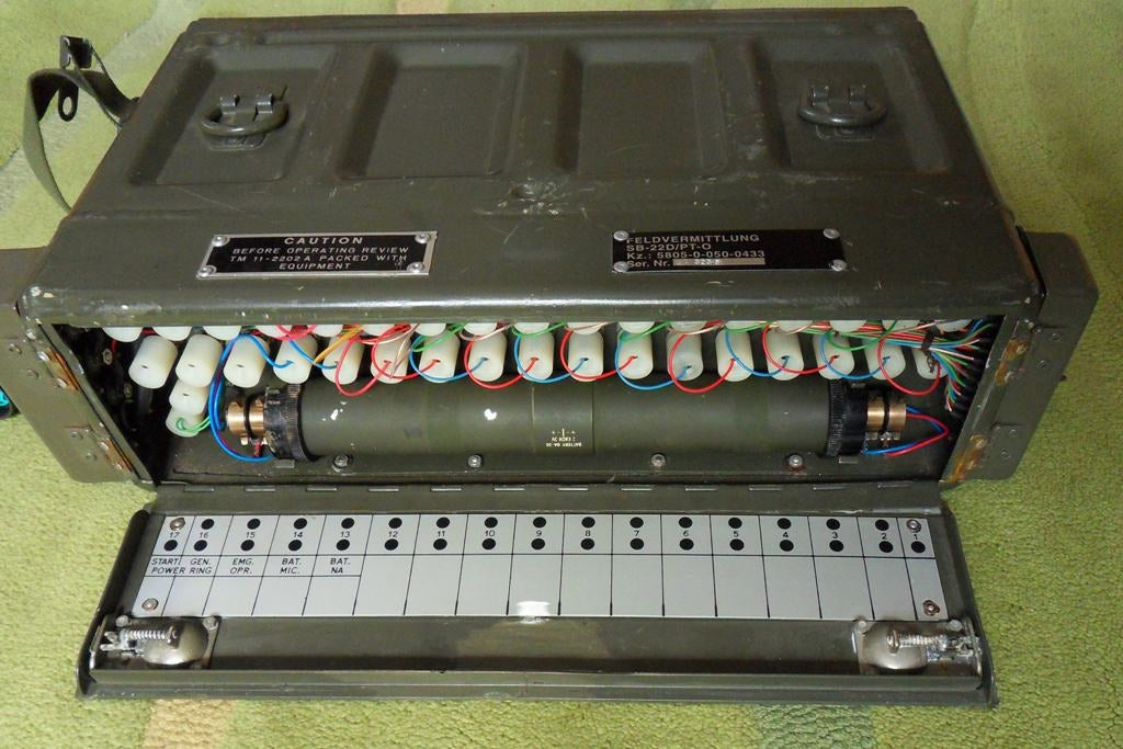 US Army Telephone Switchboard SB-22/PT
